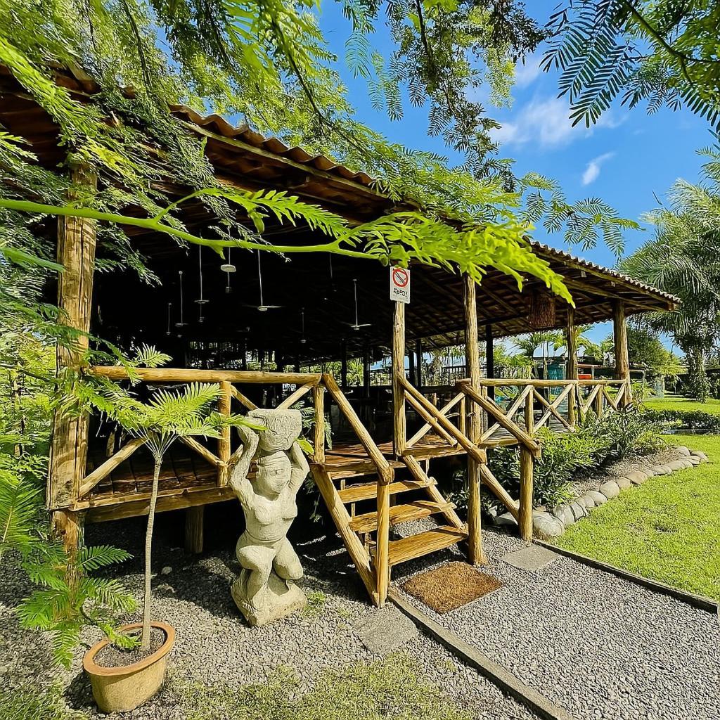 Hotel Cocomar Parrita Eksteriør bilde